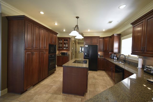 3321 Prestwick Cir, Jonesboro, AR 72405