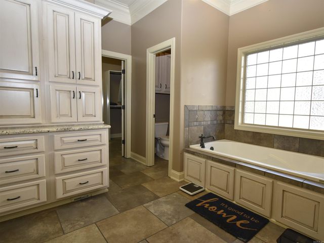 3321 Prestwick Cir, Jonesboro, AR 72405