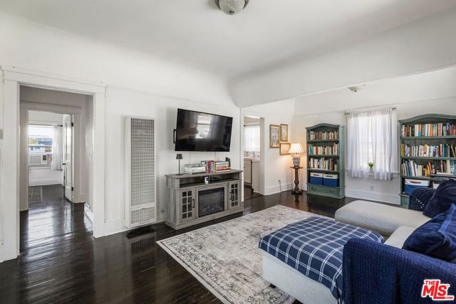 1120 W Edgeware Road, Los Angeles, CA 90026