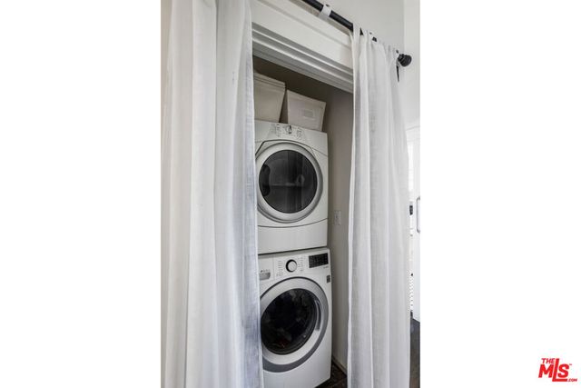 1120 W Edgeware Road, Los Angeles, CA 90026