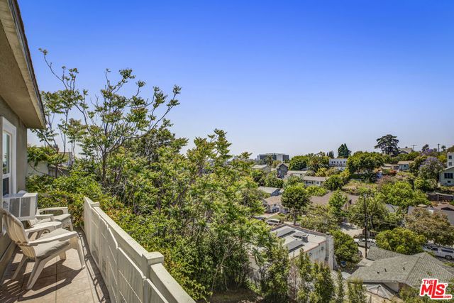 1120 W Edgeware Road, Los Angeles, CA 90026