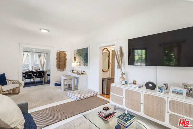 1120 W Edgeware Road, Los Angeles, CA 90026