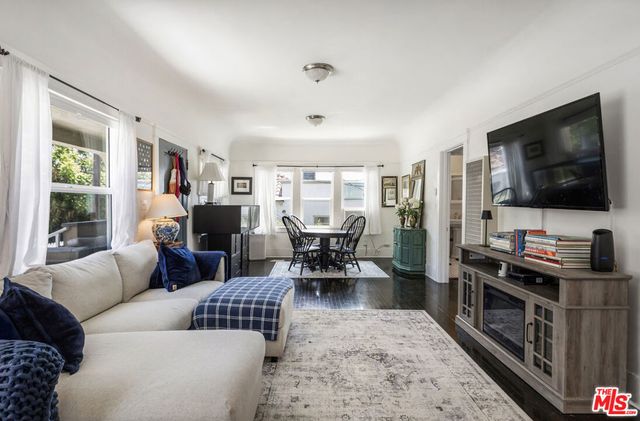 1120 W Edgeware Road, Los Angeles, CA 90026