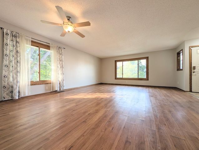 4407 W 124th Street, Savage, MN 55378