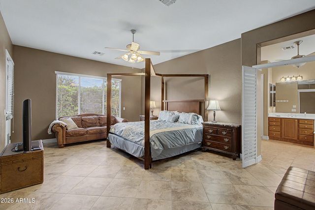 1351 E CANARY Drive, Gilbert, AZ 85297