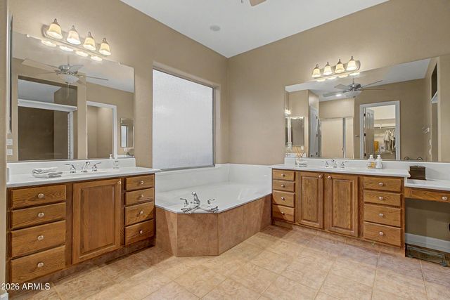 1351 E CANARY Drive, Gilbert, AZ 85297