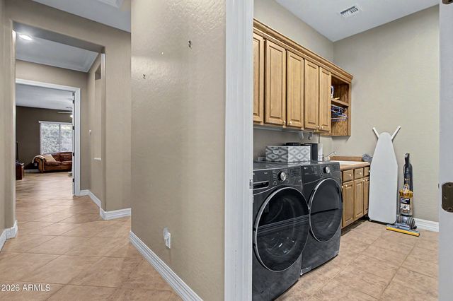 1351 E CANARY Drive, Gilbert, AZ 85297