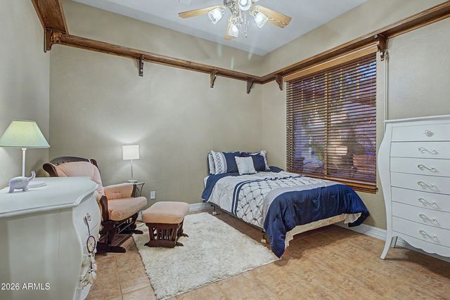 1351 E CANARY Drive, Gilbert, AZ 85297