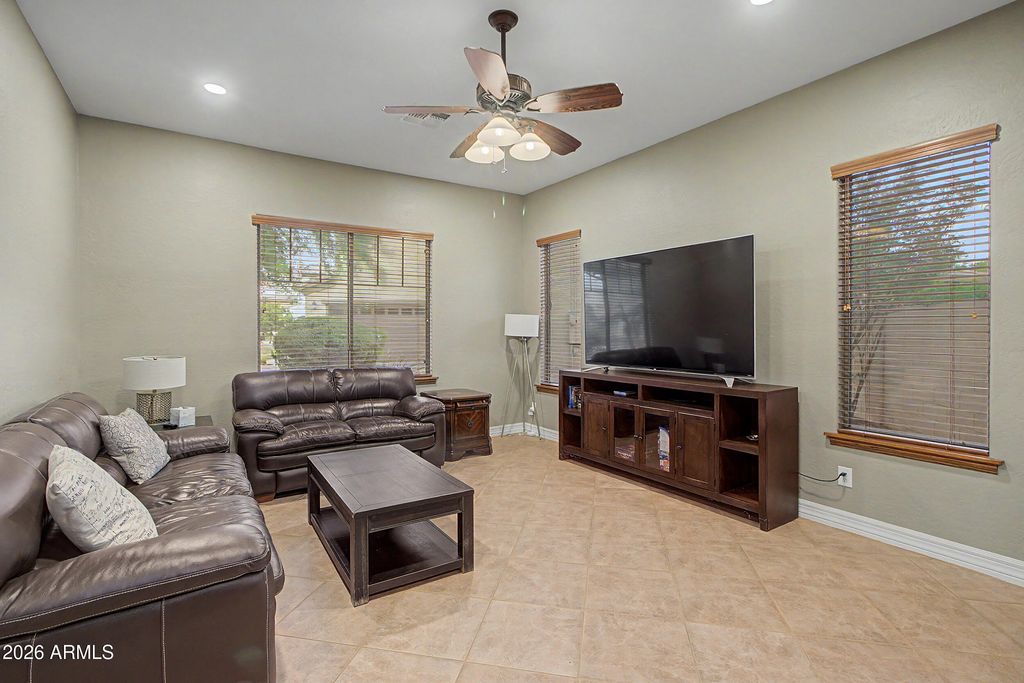 1351 E CANARY Drive, Gilbert, AZ 85297 — photo 4