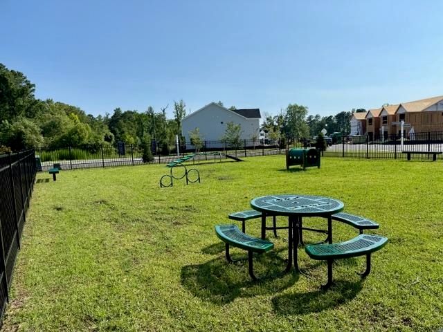 452 Myrtle Meadows Dr, Conway, SC 29526