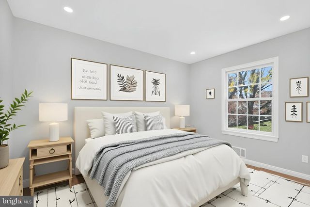 43 LINDEN LN, Plainsboro, NJ 08536