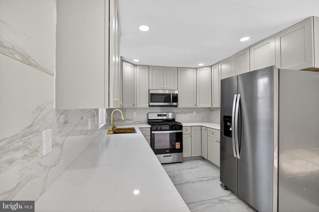 43 LINDEN LN, Plainsboro, NJ 08536