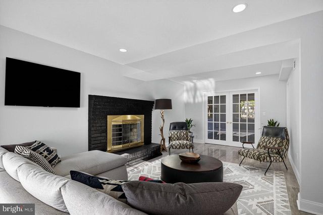 43 LINDEN LN, Plainsboro, NJ 08536