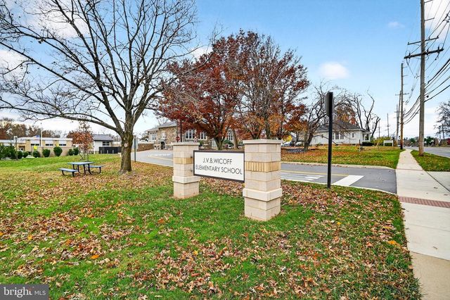 43 LINDEN LN, Plainsboro, NJ 08536