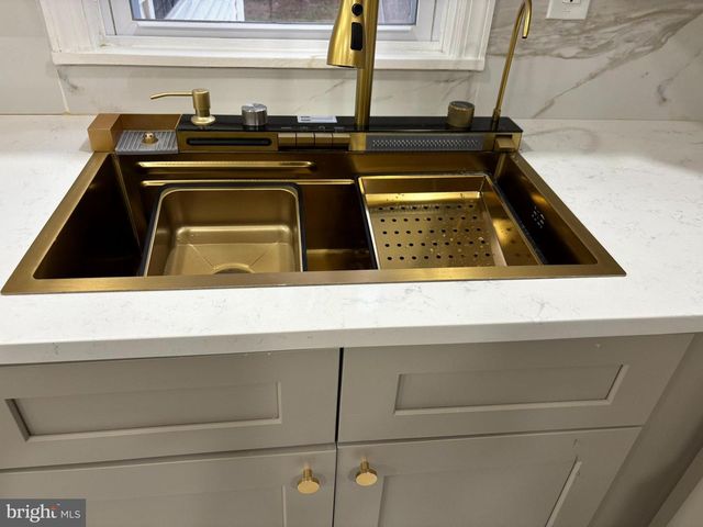 43 LINDEN LN, Plainsboro, NJ 08536