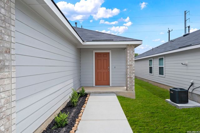 16052 Mahogany Way, Elmendorf, TX 78112