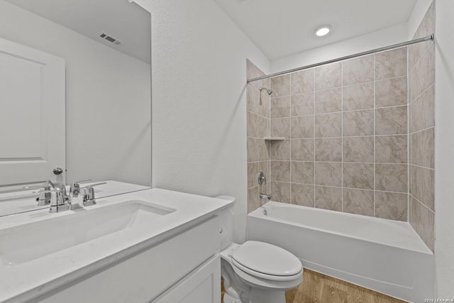 16052 Mahogany Way, Elmendorf, TX 78112