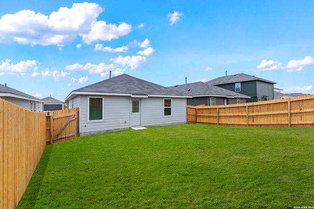 16052 Mahogany Way, Elmendorf, TX 78112