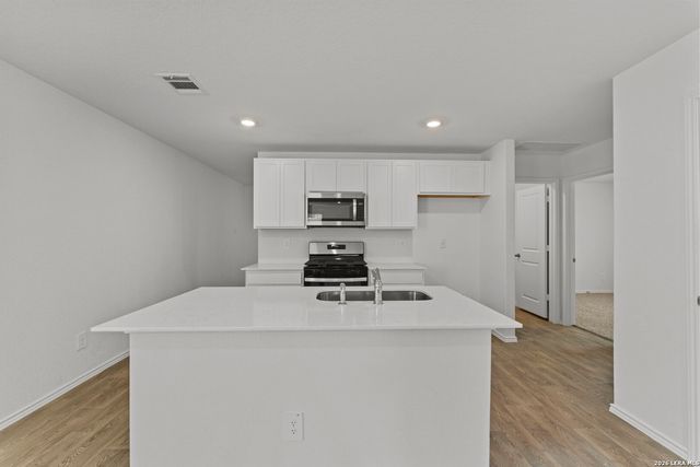 16052 Mahogany Way, Elmendorf, TX 78112