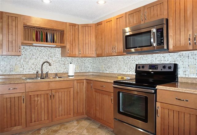 4334 TAHITIAN GARDENS CIRCLE C, Holiday, FL 34691