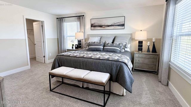 8122 Cedar Pointe Dr, Louisville, KY 40229