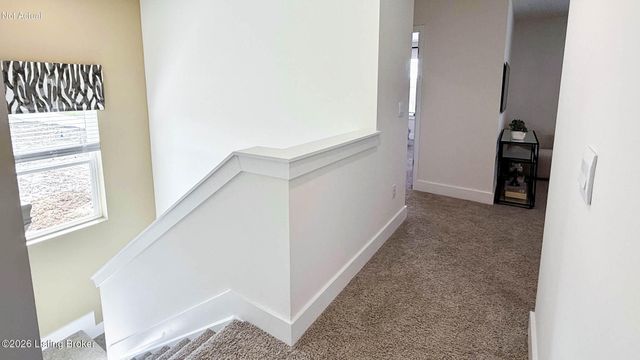 8122 Cedar Pointe Dr, Louisville, KY 40229