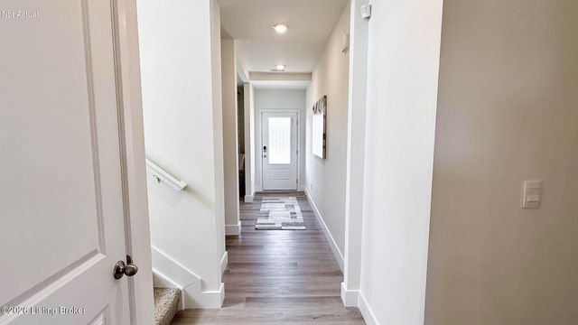 8122 Cedar Pointe Dr, Louisville, KY 40229