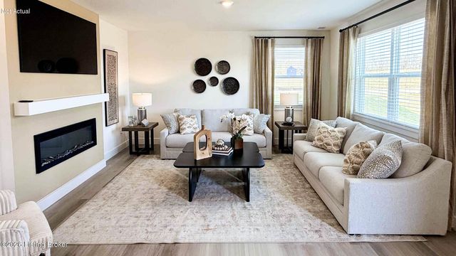 8122 Cedar Pointe Dr, Louisville, KY 40229