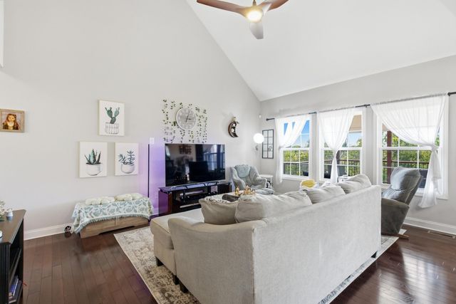 172 Tuscany Way, Richmond, KY 40475
