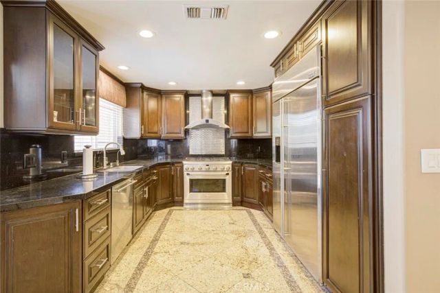 10610 Oak Tree, Sunland, CA 91040
