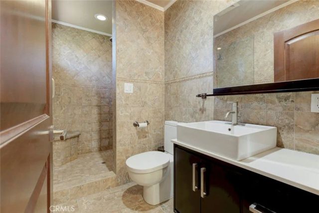 10610 Oak Tree, Sunland, CA 91040