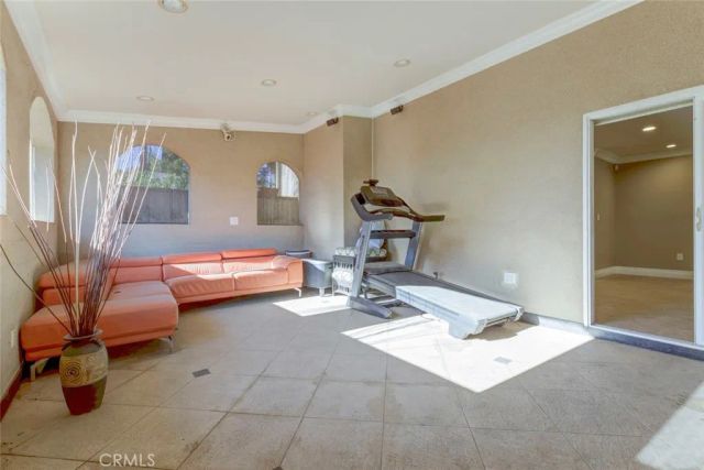 10610 Oak Tree, Sunland, CA 91040