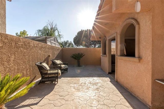 10610 Oak Tree, Sunland, CA 91040