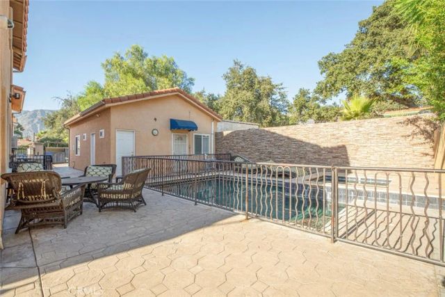 10610 Oak Tree, Sunland, CA 91040
