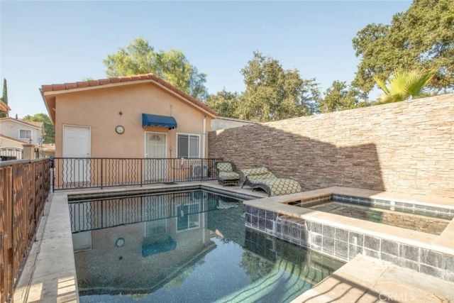 10610 Oak Tree, Sunland, CA 91040