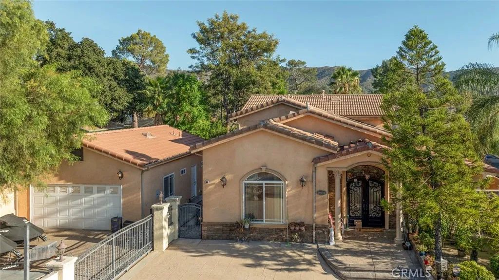 10610 Oak Tree, Sunland, CA 91040
