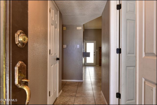 1424 RAINBOW RIDGE Drive, El Paso, TX 79912