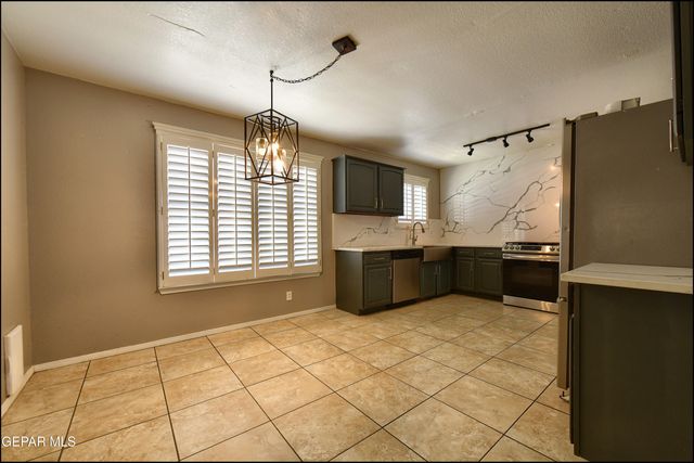 1424 RAINBOW RIDGE Drive, El Paso, TX 79912