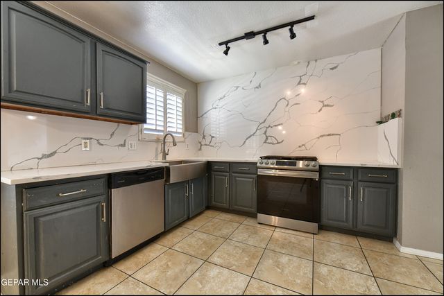 1424 RAINBOW RIDGE Drive, El Paso, TX 79912