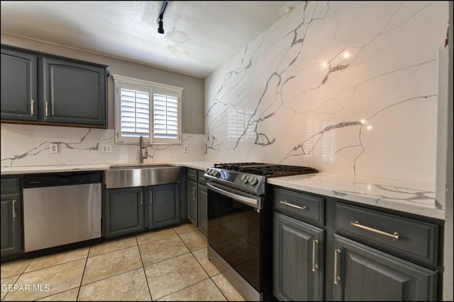 1424 RAINBOW RIDGE Drive, El Paso, TX 79912