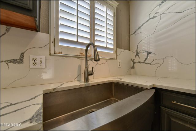 1424 RAINBOW RIDGE Drive, El Paso, TX 79912