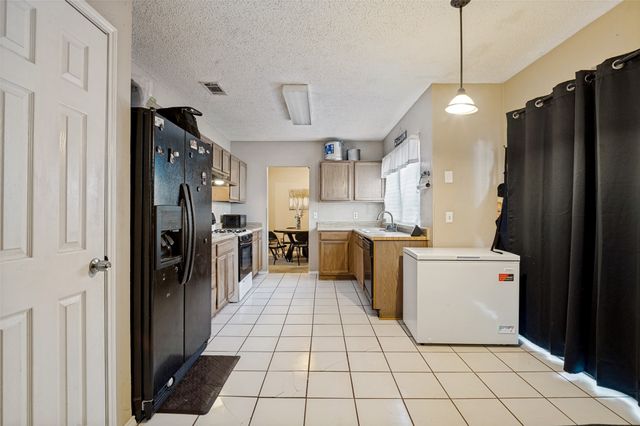 4442 Mercer Street, Grand Prairie, TX 75052