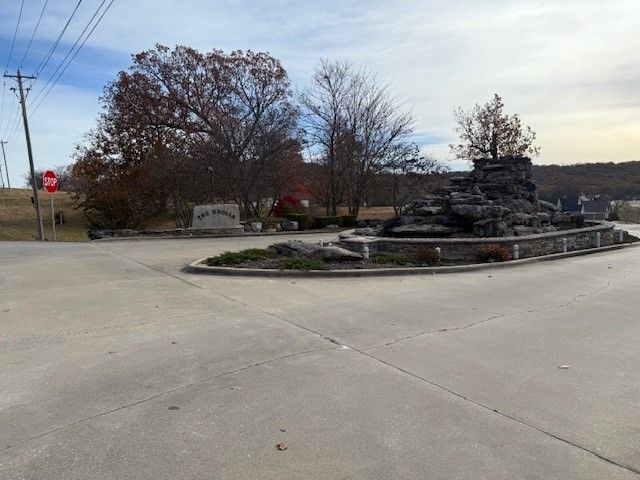 586 Winding Spring Drive, Fayetteville, AR 72703