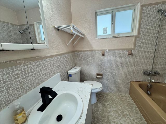 19255 NE 2nd Ave 2218, Miami, FL 33179