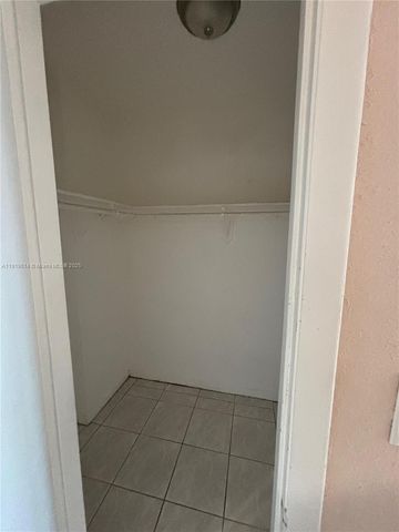 19255 NE 2nd Ave 2218, Miami, FL 33179