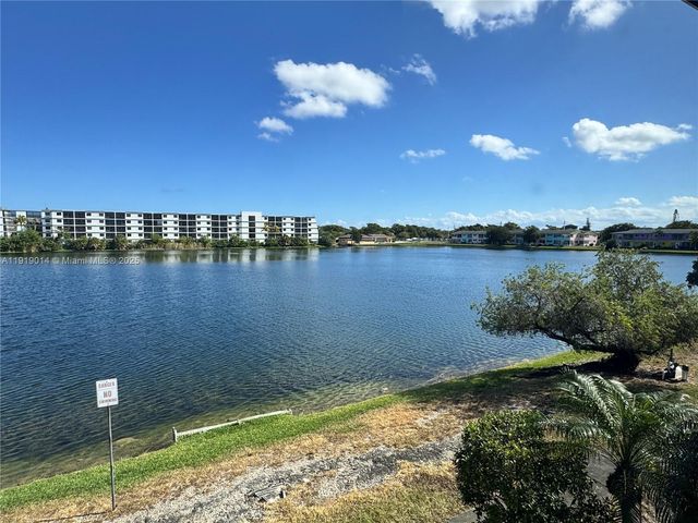 19255 NE 2nd Ave 2218, Miami, FL 33179