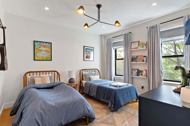 39 Essex St, Boston, MA 02129