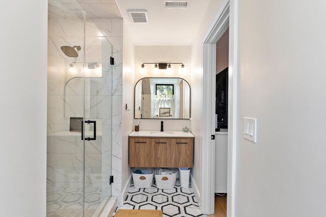 39 Essex St, Boston, MA 02129