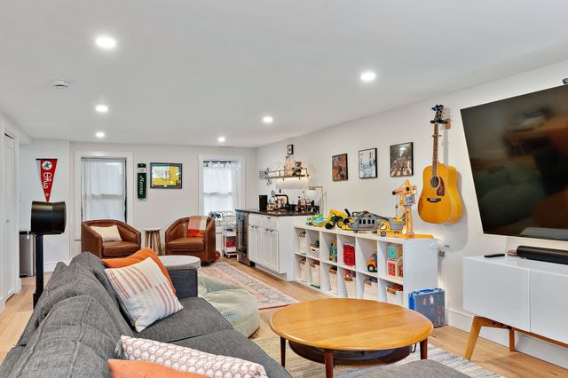 39 Essex St, Boston, MA 02129