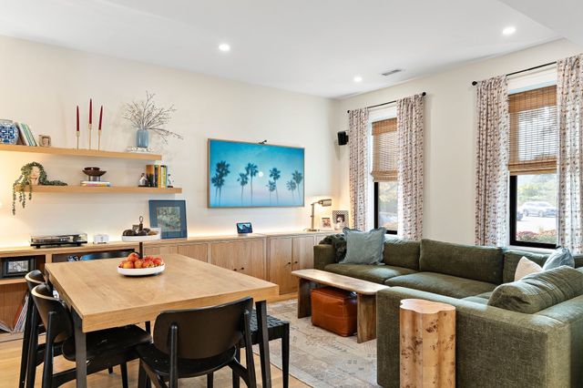 39 Essex St, Boston, MA 02129